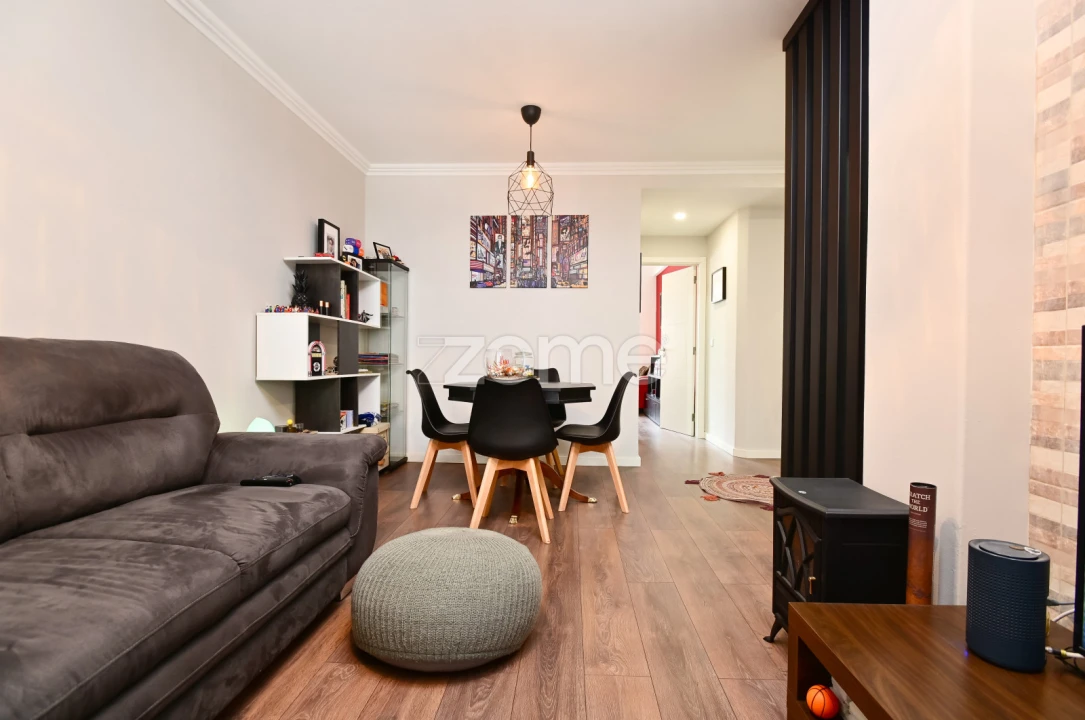 Apartamento T1 para Venda em Pontinha e Famões Foto 1