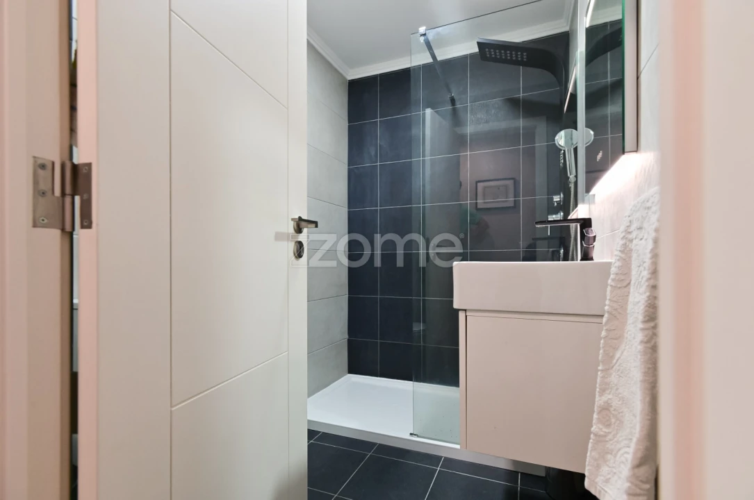 Apartamento T1 para Venda em Pontinha e Famões Foto 14