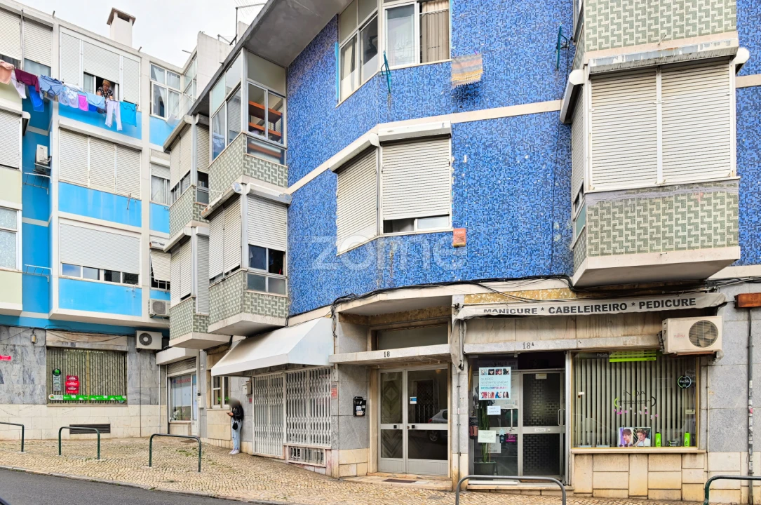 Apartamento T1 para Venda em Pontinha e Famões Foto 16