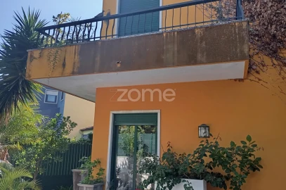 Moradia T5 para Venda em Carcavelos e Parede