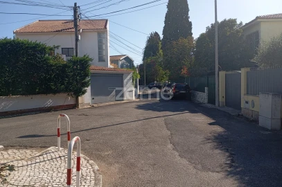 Moradia T5 para Venda em Carcavelos e Parede