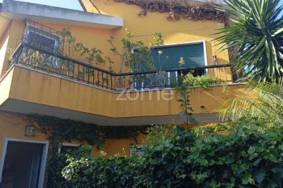 Moradia T5 para Venda em Carcavelos e Parede