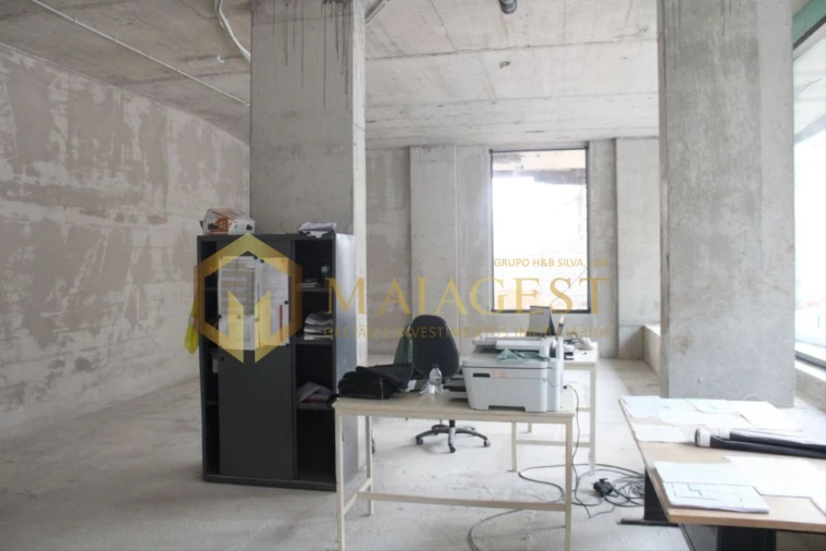 Loja para Arrendamento em Mafamude e Vilar do Paraíso Foto 4