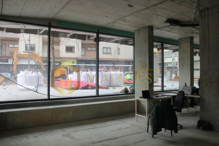 Loja para Arrendamento em Mafamude e Vilar do Paraíso Foto 5