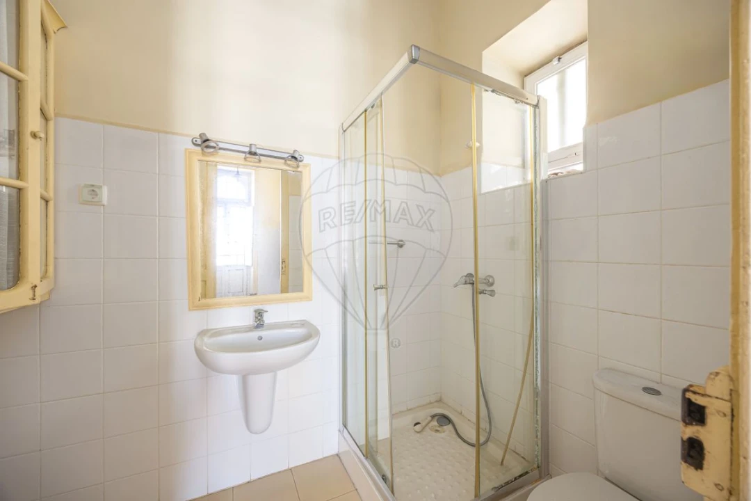 Prédio para Venda em A dos Cunhados e Maceira Foto 25