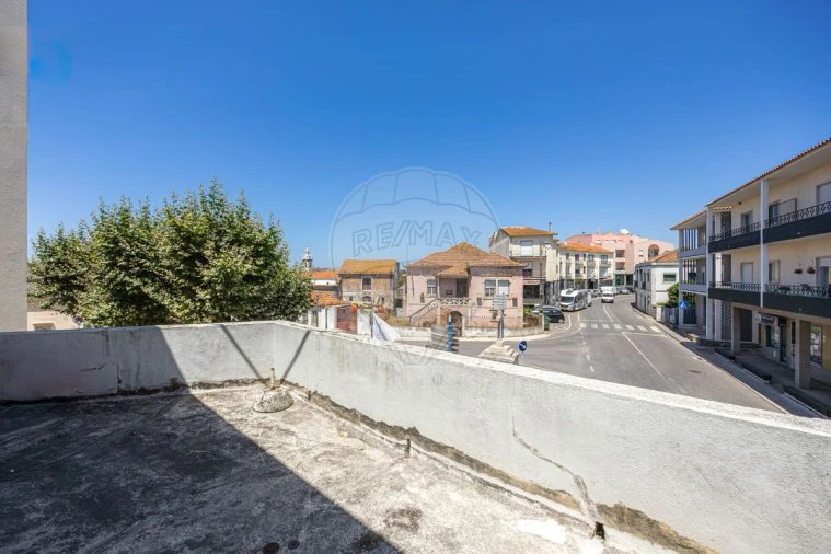 Prédio para Venda em A dos Cunhados e Maceira Foto 28