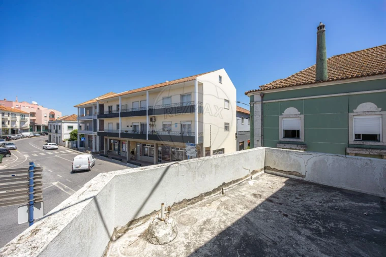 Prédio para Venda em A dos Cunhados e Maceira Foto 29