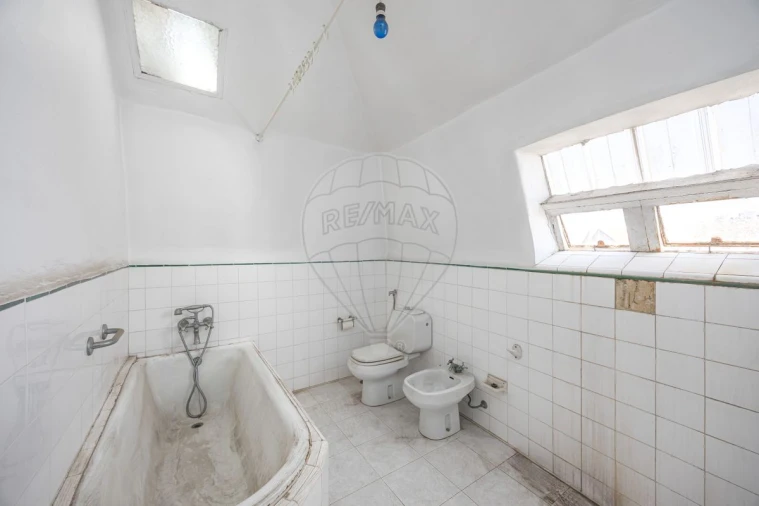 Prédio para Venda em A dos Cunhados e Maceira Foto 23