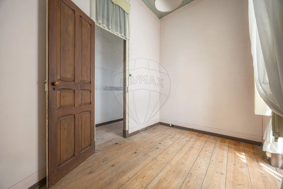 Prédio para Venda em A dos Cunhados e Maceira Foto 11