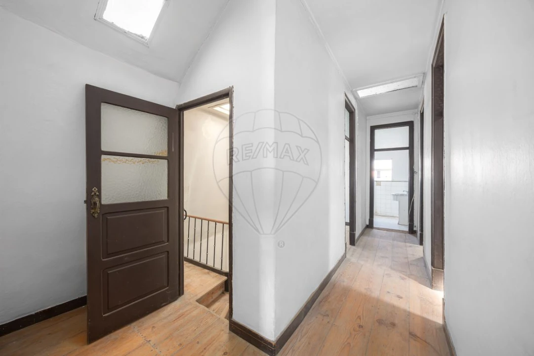 Prédio para Venda em A dos Cunhados e Maceira Foto 14