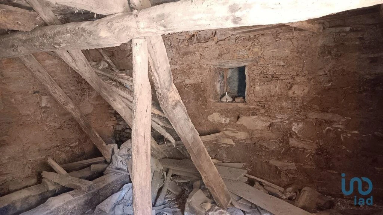 Moradia T2 para Venda em Aguda Foto 8