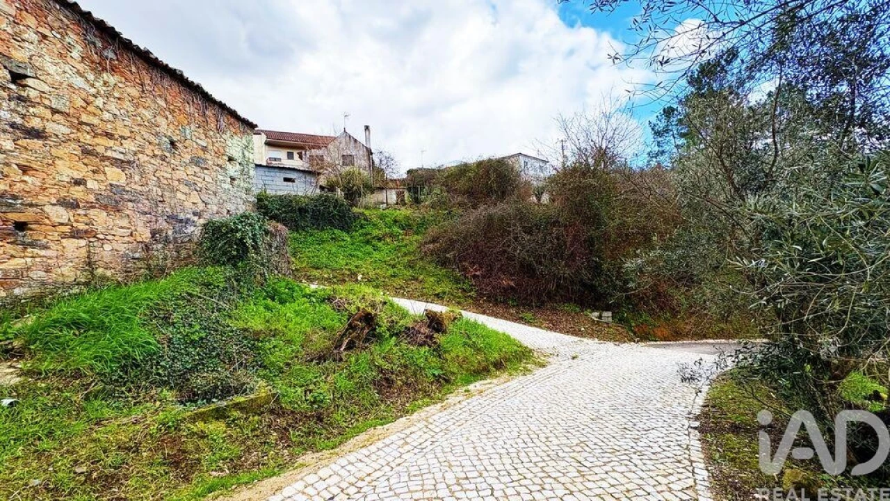 Moradia T3 para Venda em Aguda Foto 13