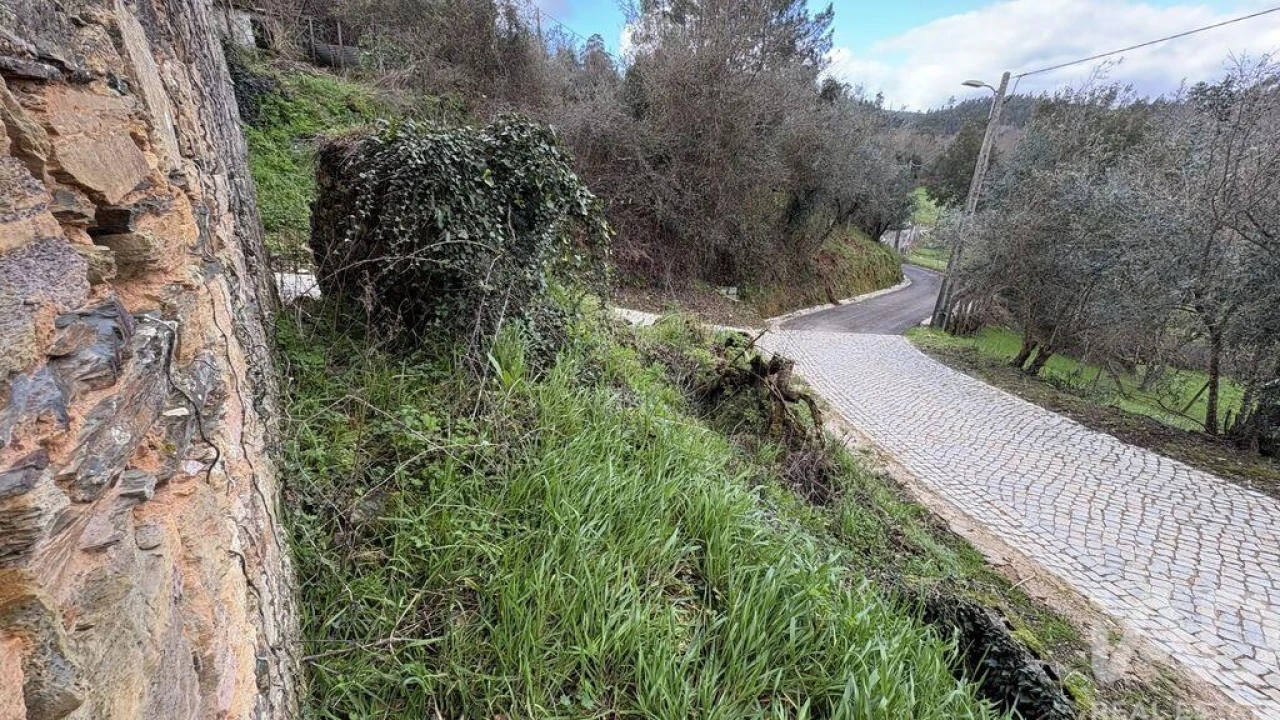 Moradia T2 para Venda em Aguda Foto 16