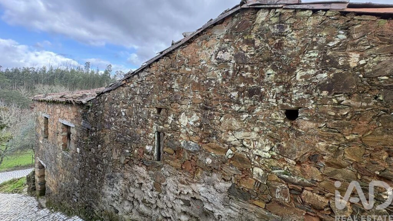 Moradia T2 para Venda em Aguda Foto 13