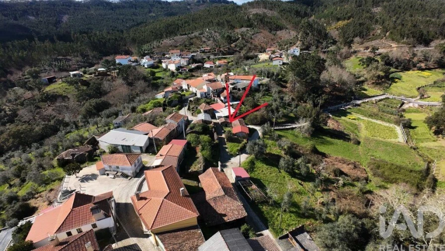 Moradia T2 para Venda em Aguda Foto 3