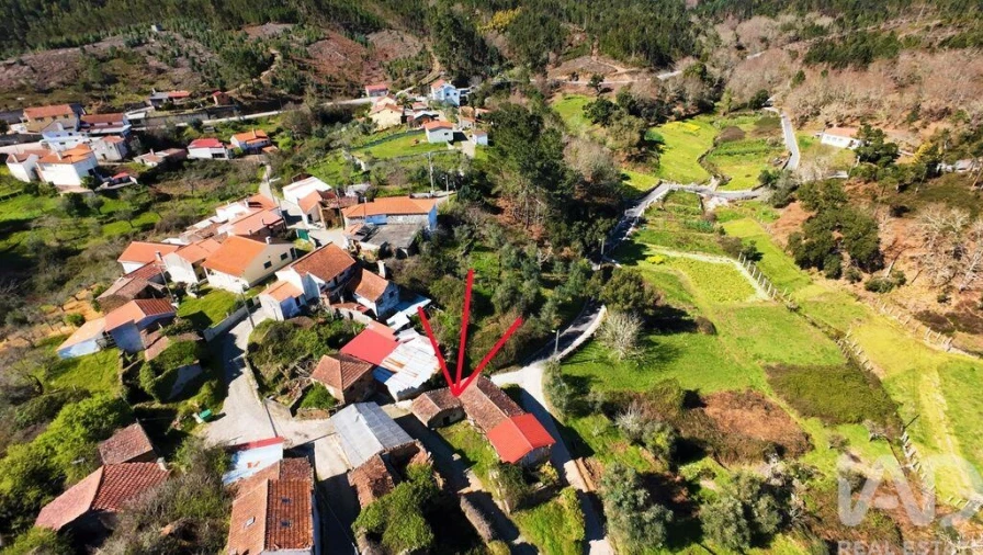 Moradia T3 para Venda em Aguda Foto 24