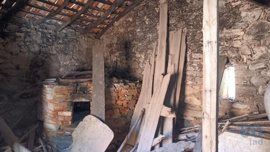 Moradia T2 para Venda em Aguda Foto 14