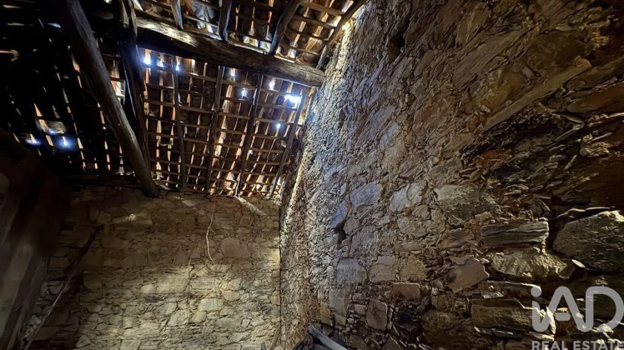 Moradia T2 para Venda em Aguda Foto 23