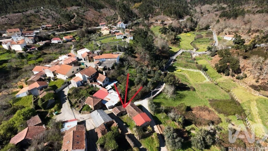 Moradia T2 para Venda em Aguda Foto 28