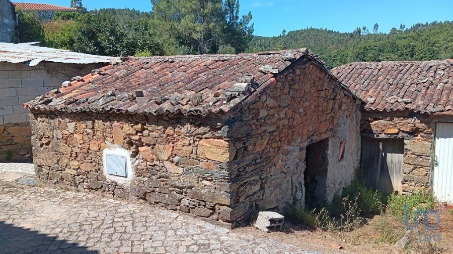 Moradia T2 para Venda em Aguda Foto 1