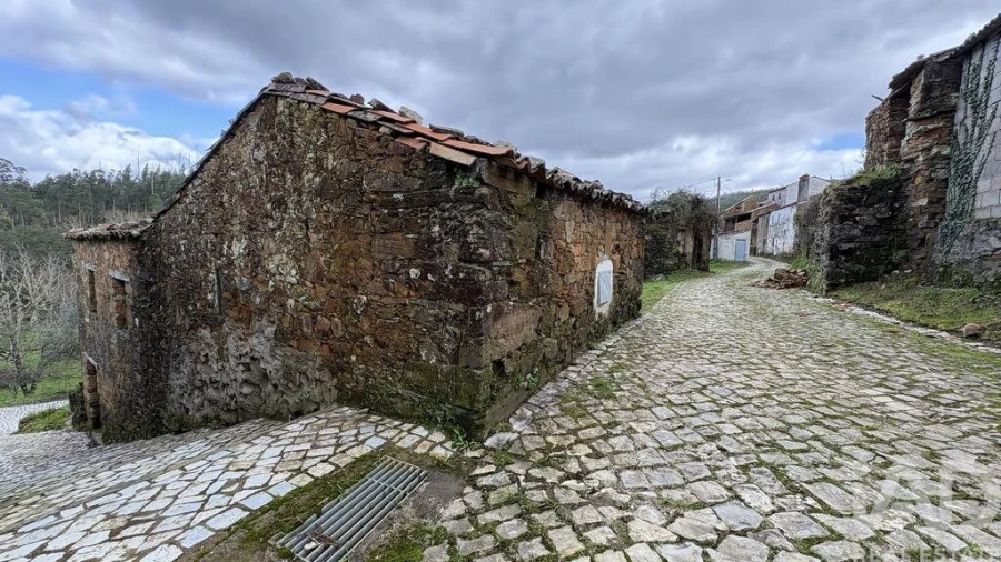 Moradia T2 para Venda em Aguda Foto 12