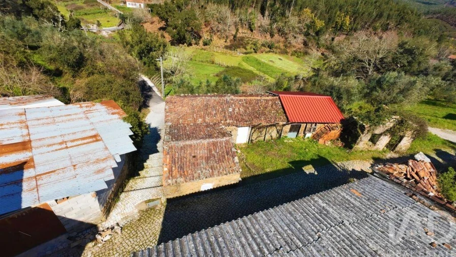 Moradia T3 para Venda em Aguda Foto 4