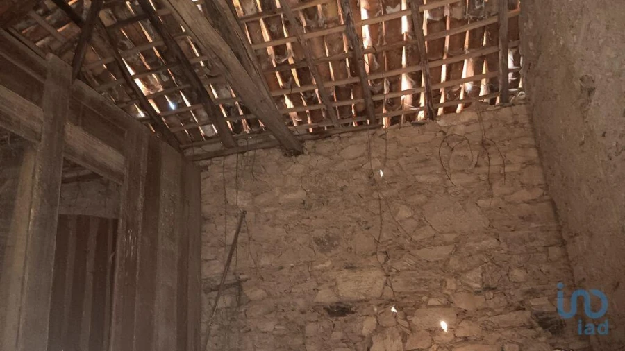 Moradia T2 para Venda em Aguda Foto 8