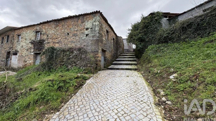 Moradia T2 para Venda em Aguda Foto 18