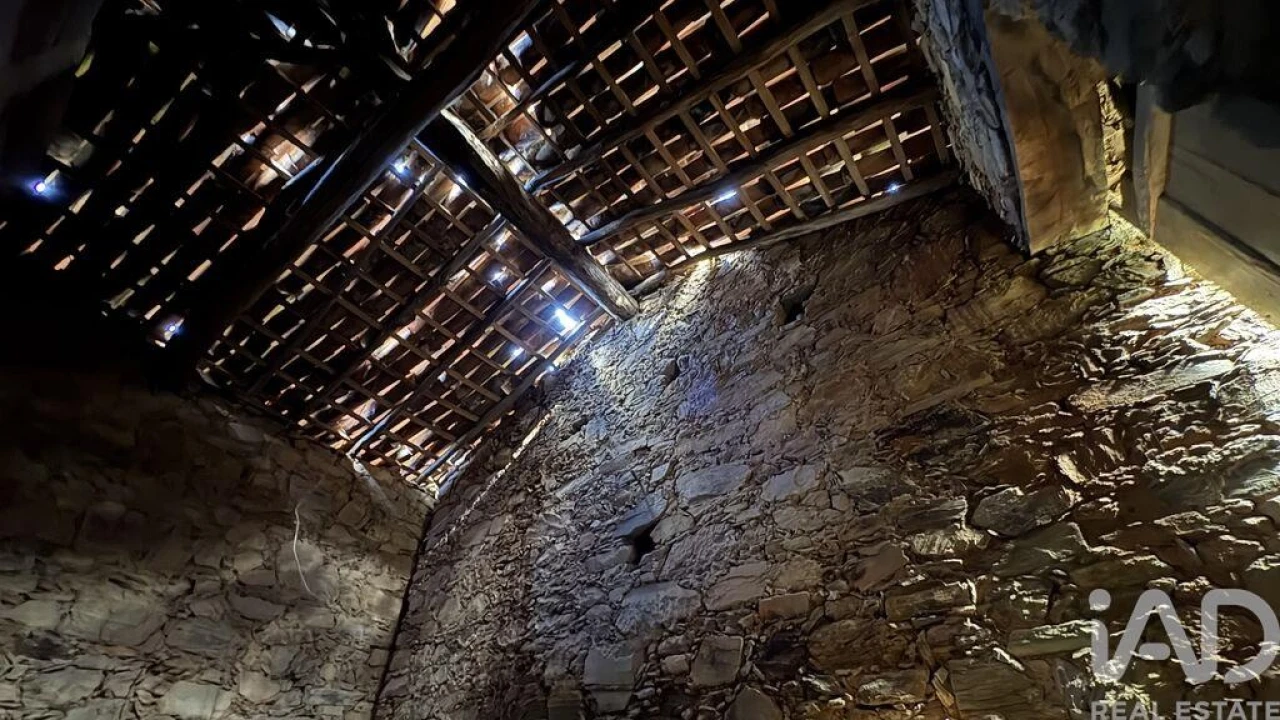 Moradia T2 para Venda em Aguda Foto 26