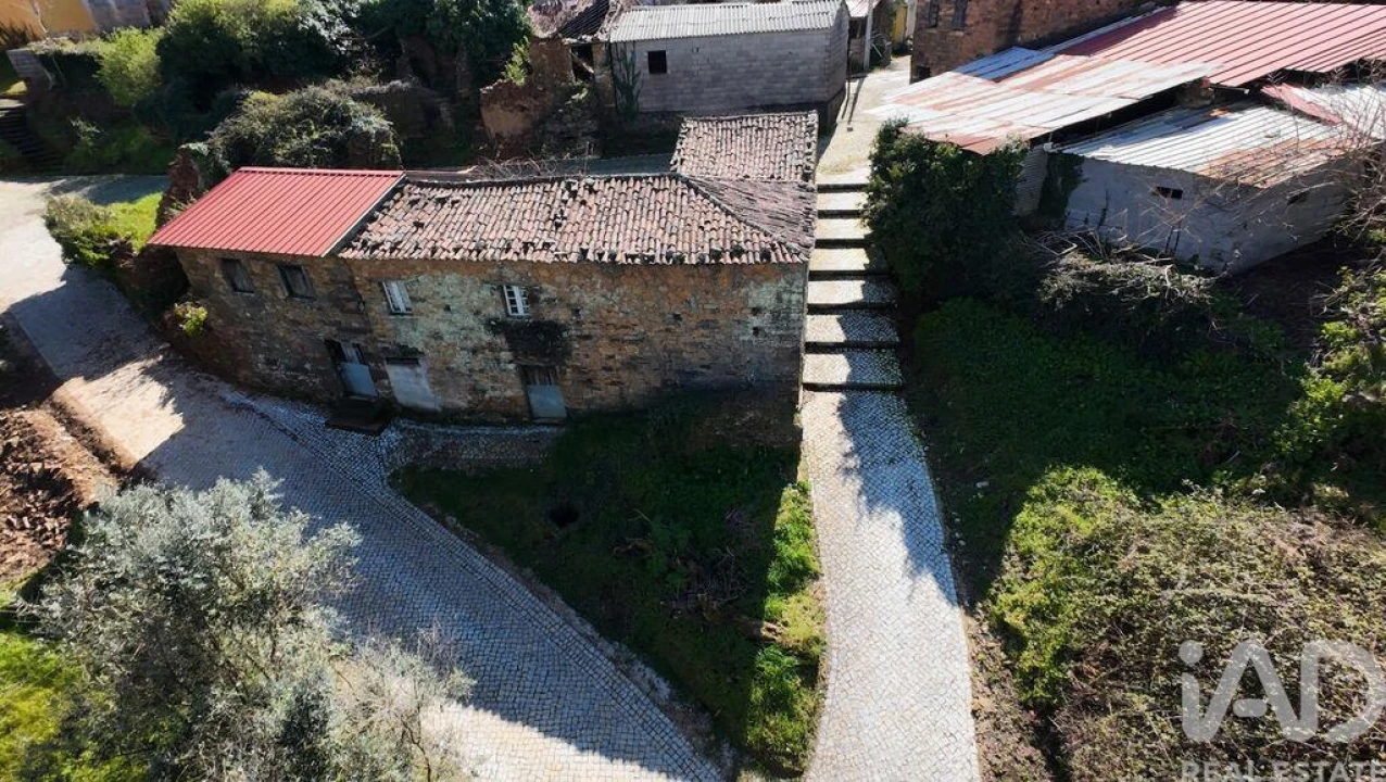 Moradia T2 para Venda em Aguda Foto 7