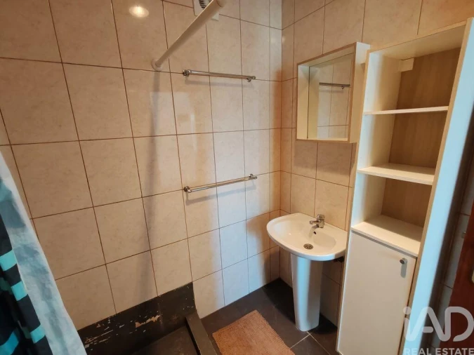 Moradia T1 para Venda em Ribeiras Foto 5