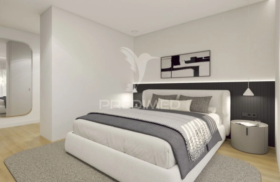 Apartamento T4 para Venda em Parceiros e Azoia Foto 13