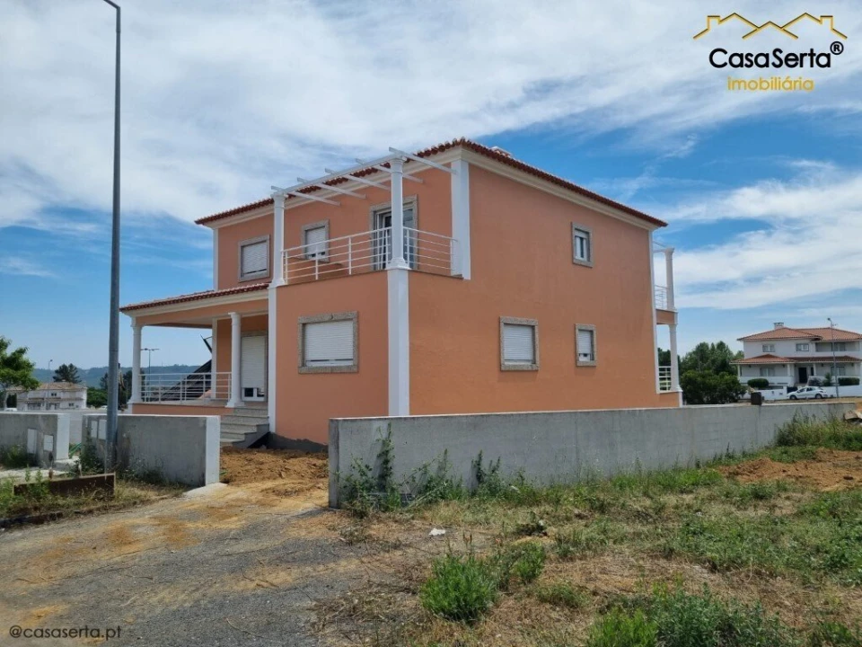 Moradia T4 para Venda em Sertã Foto 1