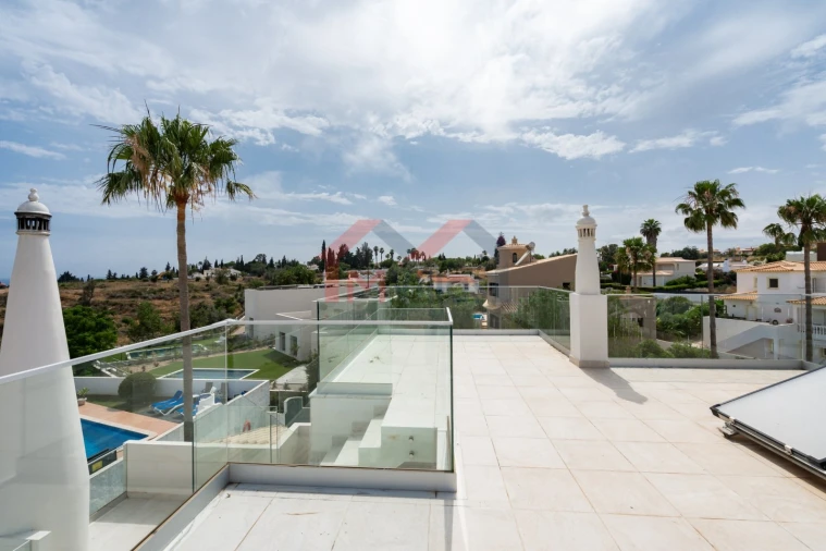 Moradia T5 para Venda em Estômbar e Parchal Foto 32