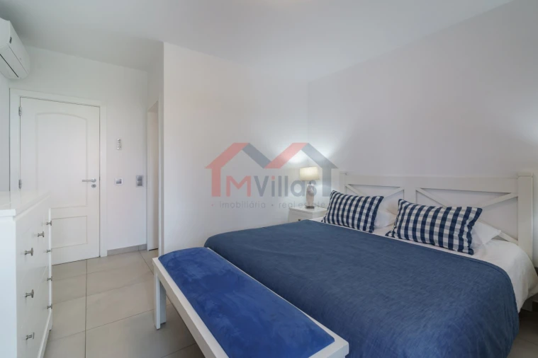 Moradia T5 para Venda em Estômbar e Parchal Foto 11