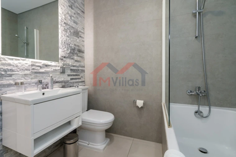 Moradia T5 para Venda em Estômbar e Parchal Foto 12