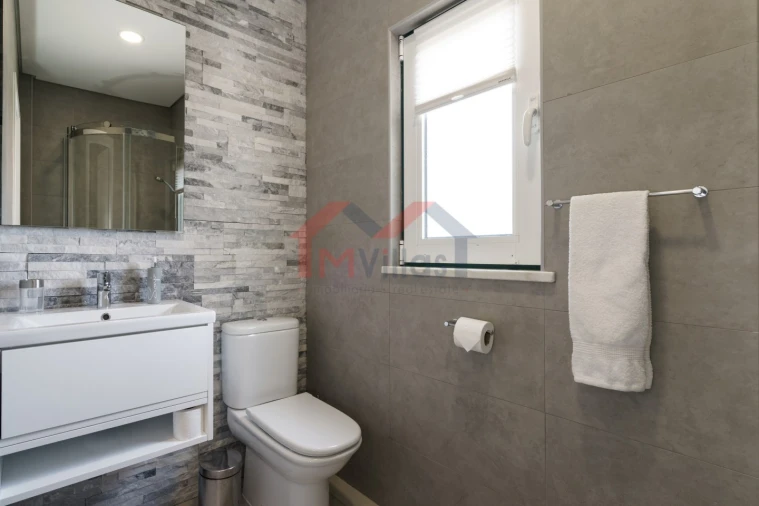 Moradia T5 para Venda em Estômbar e Parchal Foto 15