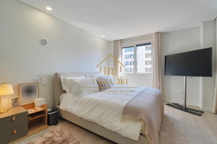 Apartamento T4 para Venda em Loures Foto 8