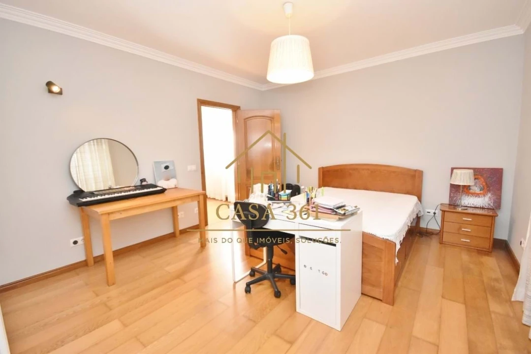 Moradia T4 para Venda em Vila Franca de Xira Foto 39