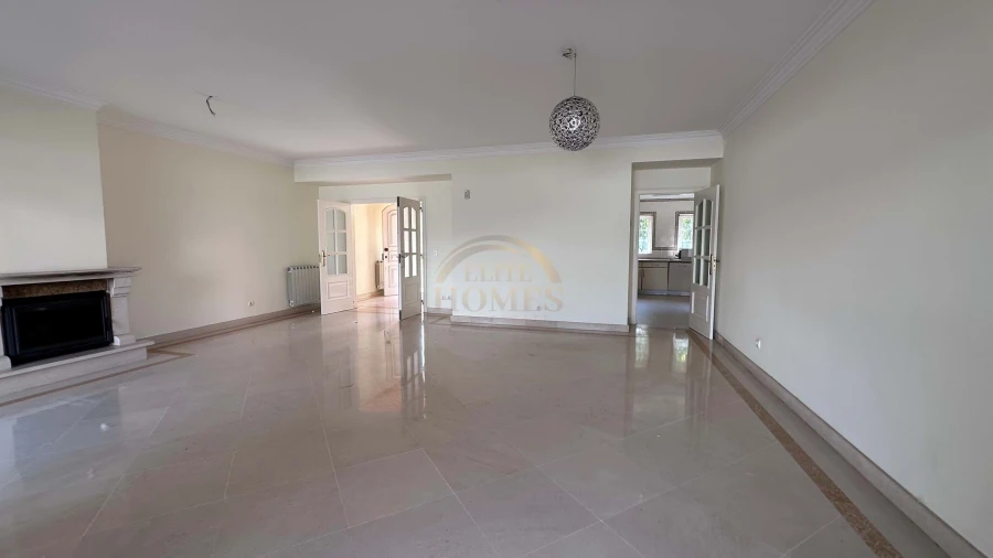 Moradia T3 para Arrendamento em Alcabideche Foto 13