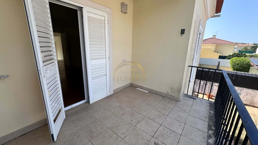 Moradia T3 para Arrendamento em Alcabideche Foto 24