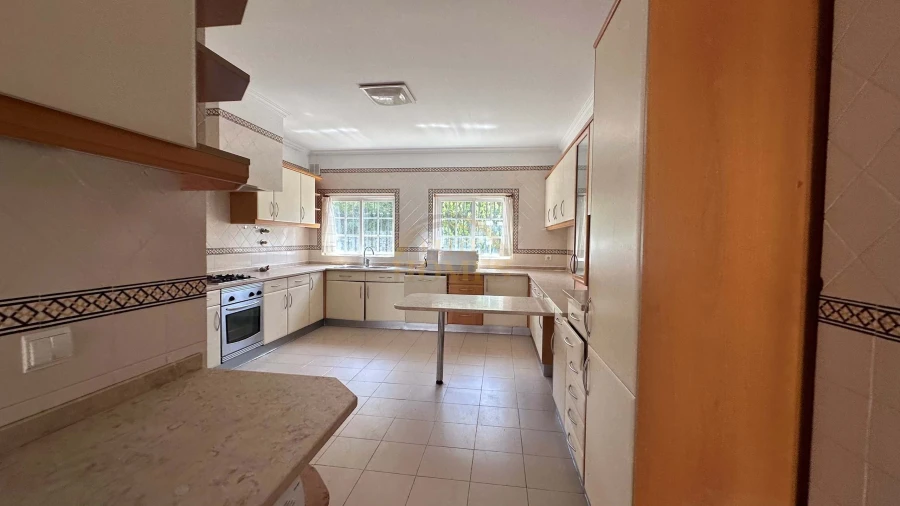 Moradia T3 para Arrendamento em Alcabideche Foto 9