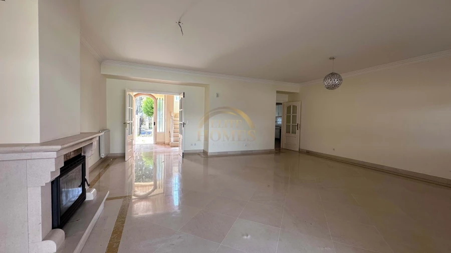 Moradia T3 para Arrendamento em Alcabideche