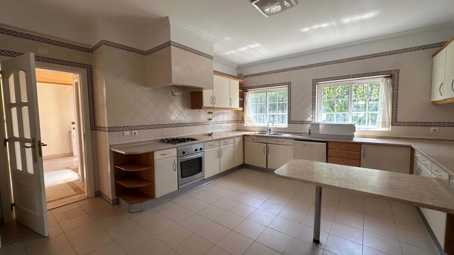 Moradia T3 para Arrendamento em Alcabideche Foto 11