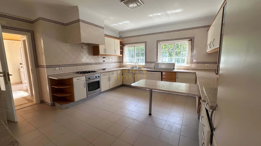 Moradia T3 para Arrendamento em Alcabideche Foto 12