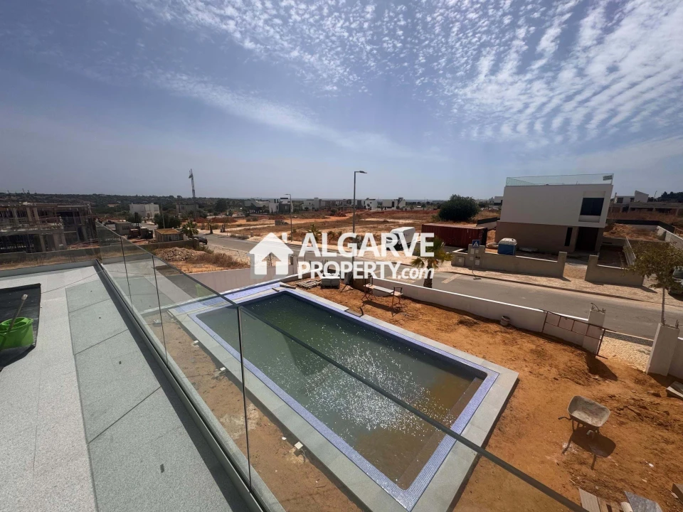 Moradia T4 para Venda em Silves Foto 6