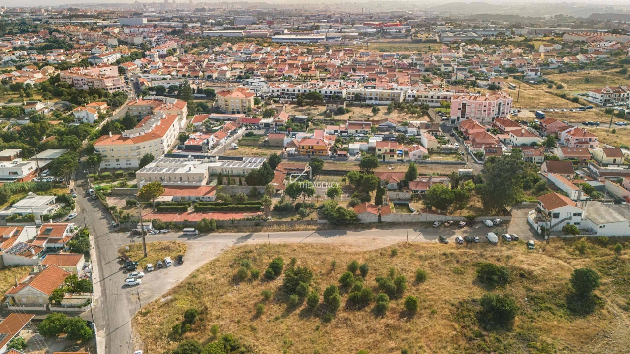 Terreno para Venda em Agualva e Mira-Sintra Foto 4