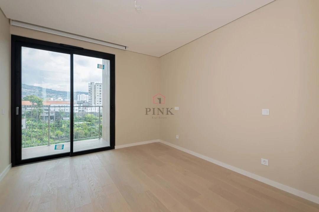 Apartamento T3 para Venda em São Martinho Foto 17