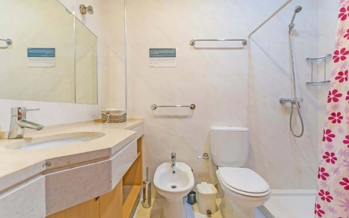 Apartamento T3 para Venda em Costa da Caparica Foto 19