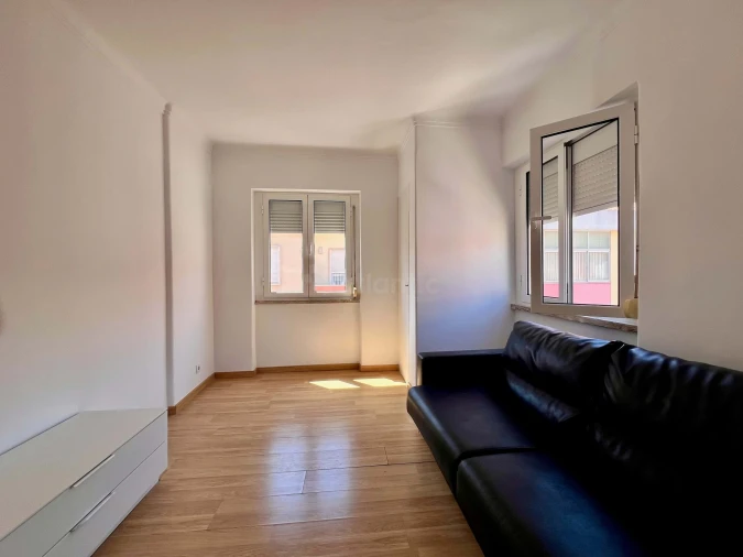 Apartamento T2 para Venda em Moscavide e Portela Foto 3